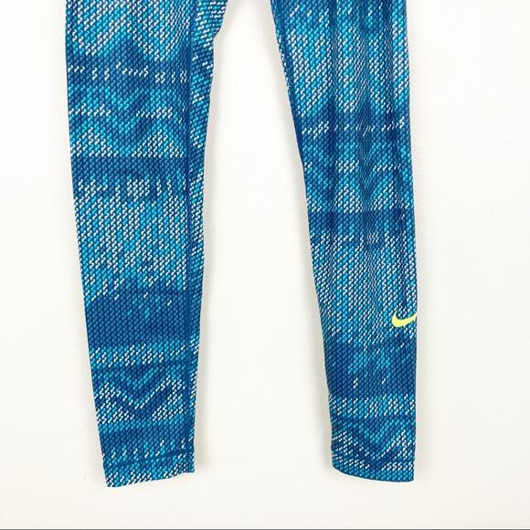 Nike Hyperwarm Blue Printed Training Leggings Sz XS - Picture 3 of 6